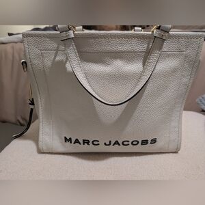 Marc Jacobs The Box Shopper